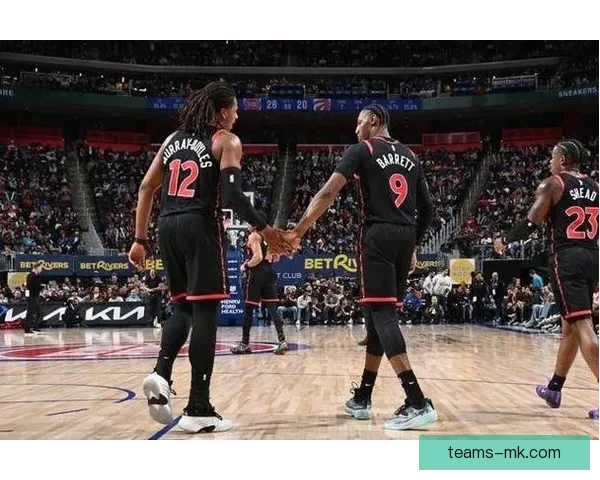 活塞时隔18年再获55胜 杜伦复出砍31+9带队轻取猛龙