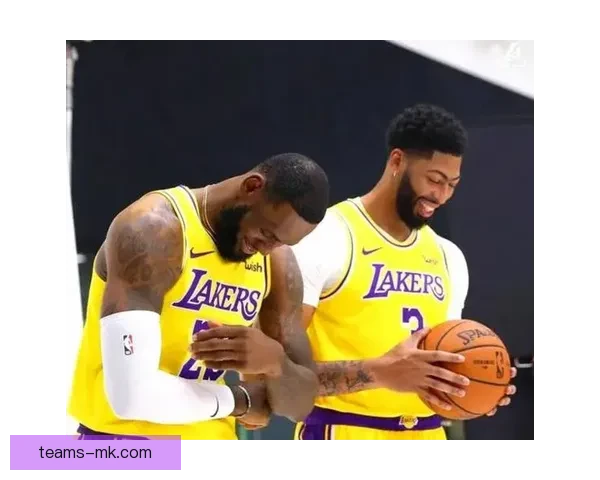 浓眉左手韧带恢复顺利获准进行轻度对抗训练全面复出稳步推进